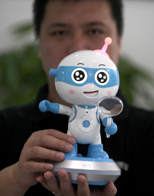 深企高端智造研发儿童机器人销量国内领先